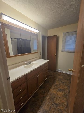 8218 Comet Court, Mentor, OH 44060