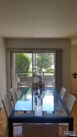 1111 River Road C8, Edgewater, NJ 07020