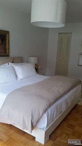 1111 River Road C8, Edgewater, NJ 07020