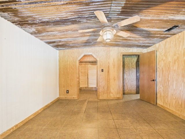 29118 N State Highway 19, Athens, TX 75752