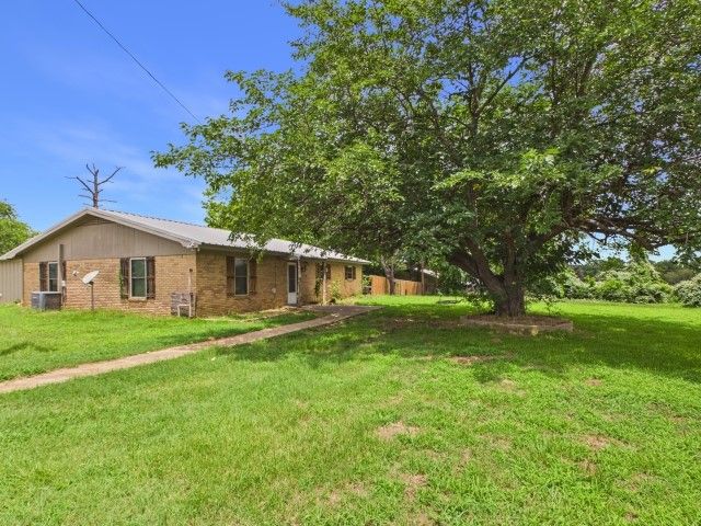 29118 N State Highway 19, Athens, TX 75752