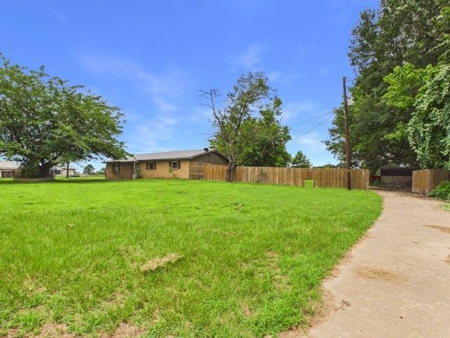 29118 N State Highway 19, Athens, TX 75752