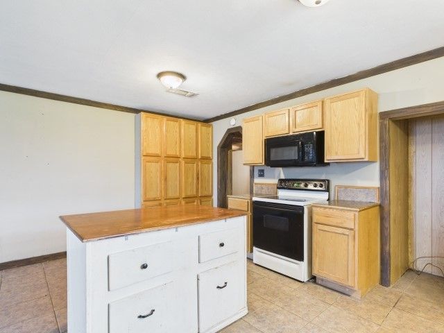 29118 N State Highway 19, Athens, TX 75752