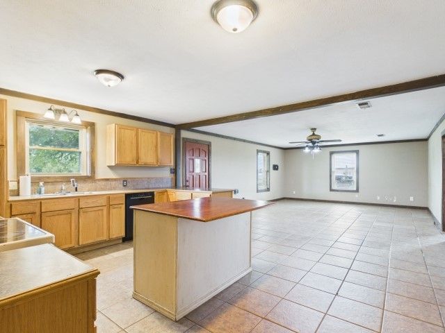 29118 N State Highway 19, Athens, TX 75752