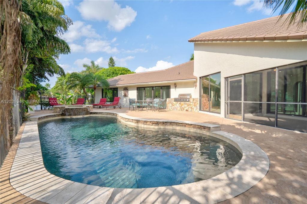Image 14 of property listing at 1087 Deerwood Ln, Weston, FL 33326