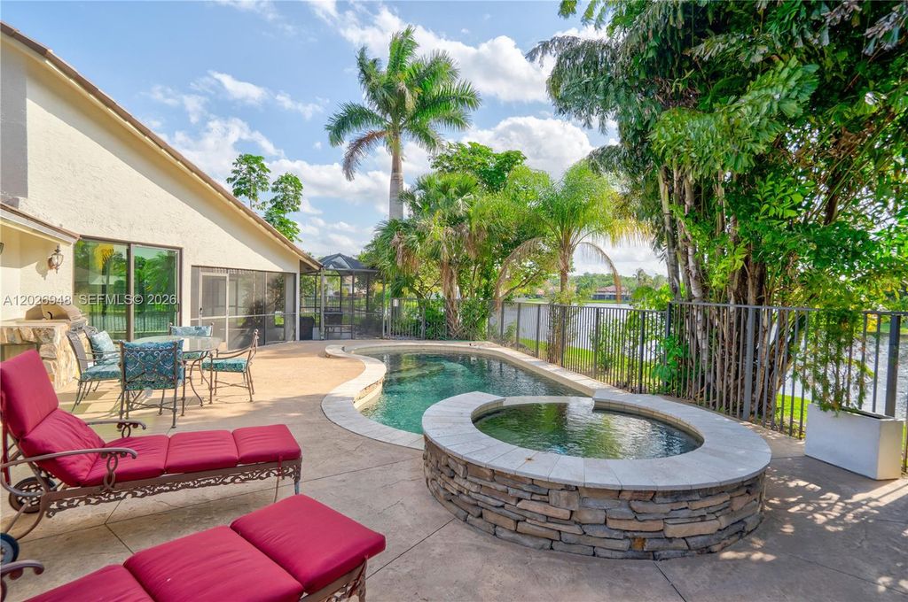 Image 19 of property listing at 1087 Deerwood Ln, Weston, FL 33326