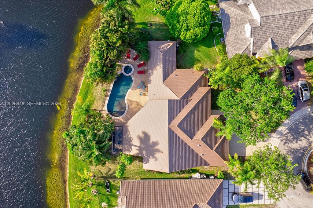 Image 23 of property listing at 1087 Deerwood Ln, Weston, FL 33326