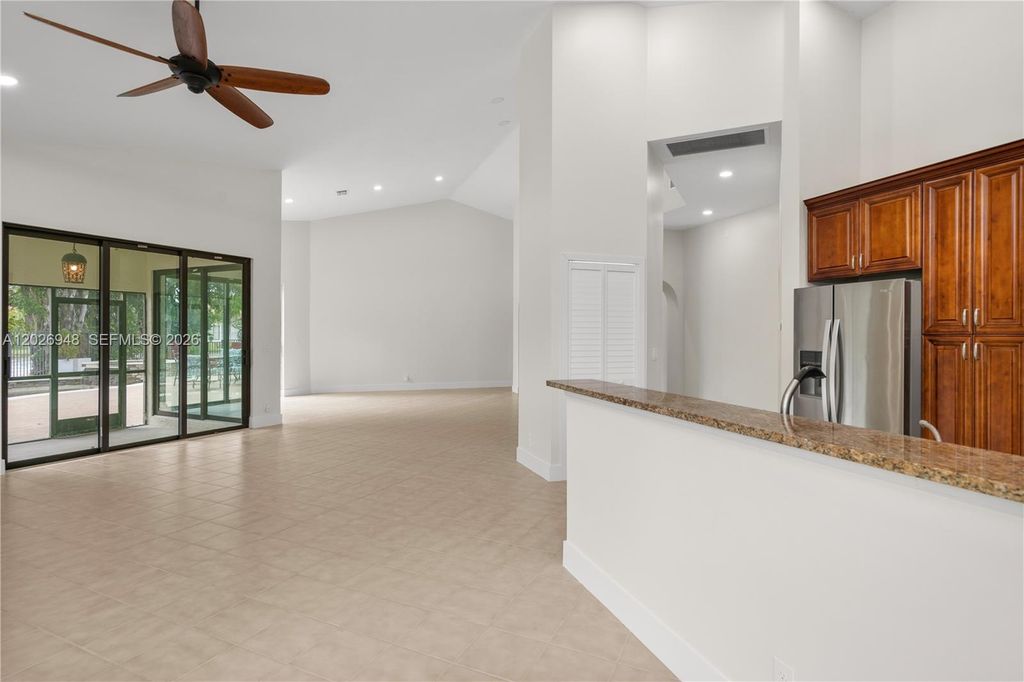 Image 25 of property listing at 1087 Deerwood Ln, Weston, FL 33326
