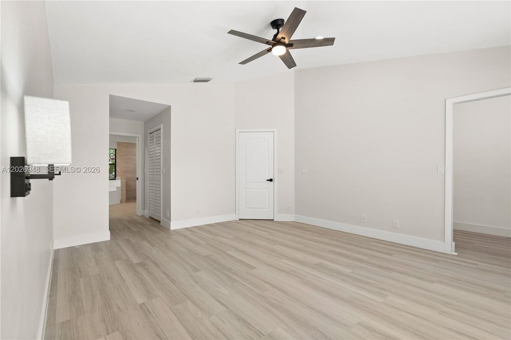Image 32 of property listing at 1087 Deerwood Ln, Weston, FL 33326