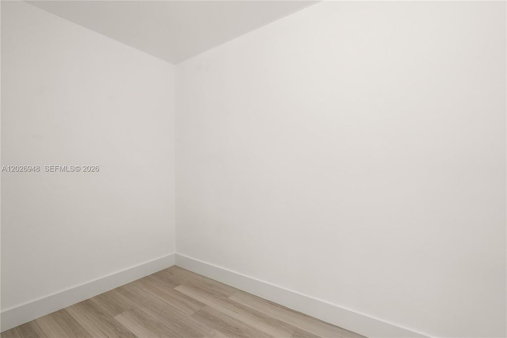 Image 33 of property listing at 1087 Deerwood Ln, Weston, FL 33326