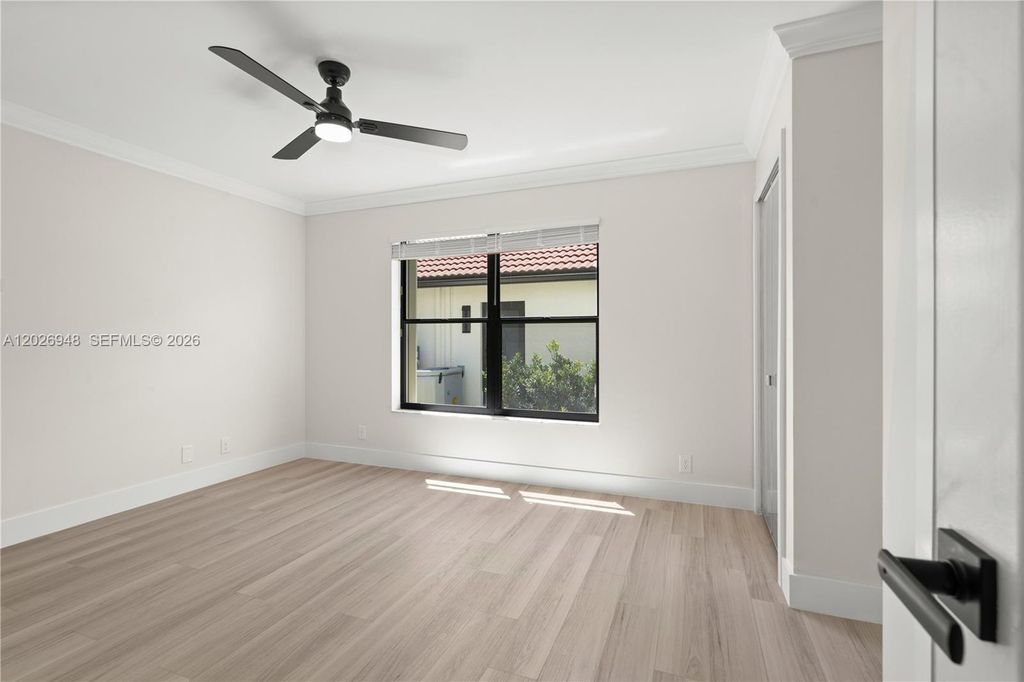 Image 41 of property listing at 1087 Deerwood Ln, Weston, FL 33326
