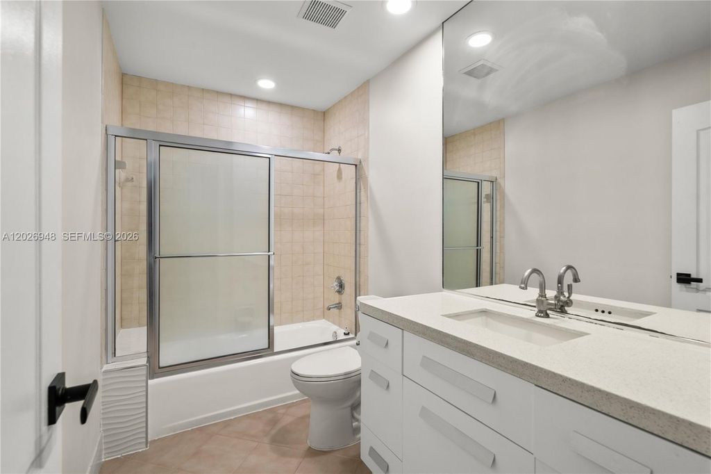 Image 43 of property listing at 1087 Deerwood Ln, Weston, FL 33326