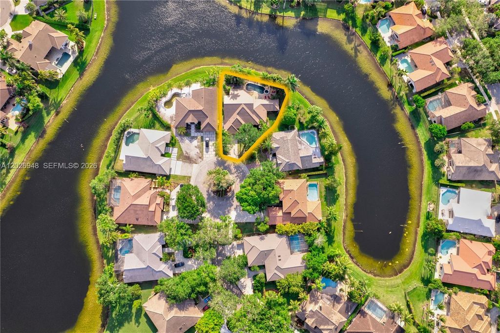 Image 49 of property listing at 1087 Deerwood Ln, Weston, FL 33326