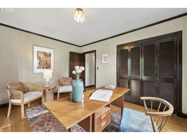 2536 Se MARKET St, Portland, OR 97214