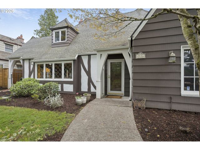 2536 Se MARKET St, Portland, OR 97214