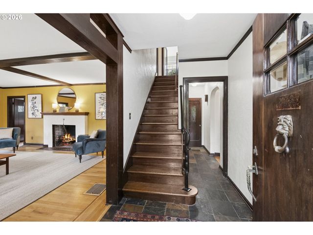 2536 Se MARKET St, Portland, OR 97214