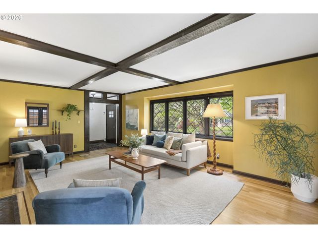 2536 Se MARKET St, Portland, OR 97214