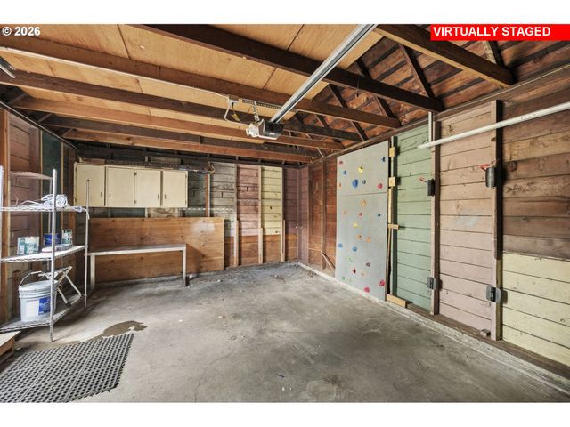 2536 Se MARKET St, Portland, OR 97214