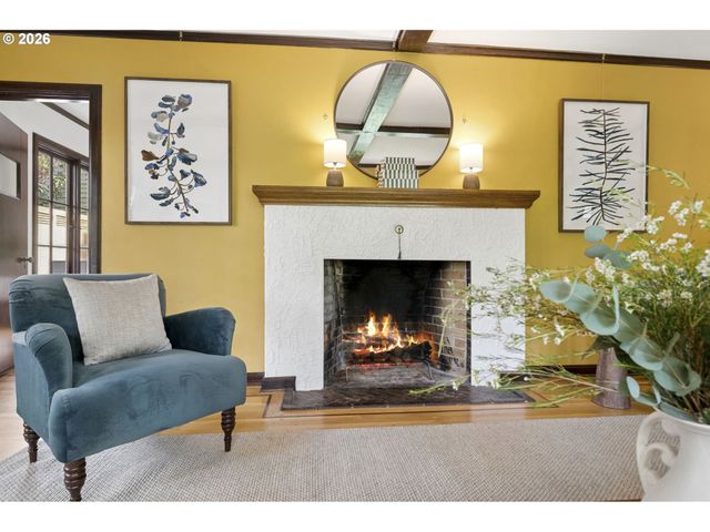 2536 Se MARKET St, Portland, OR 97214