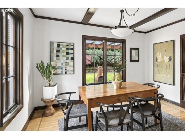 2536 Se MARKET St, Portland, OR 97214