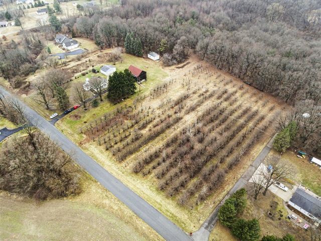 8183 Herrington Avenue, Belmont, MI 49306