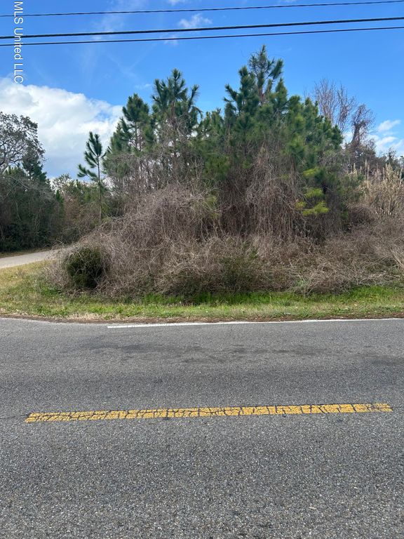 200 Bayview Street, Pass Christian, MS 39571