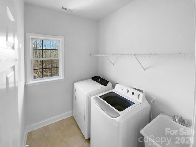 7628 Windsor Forest Place, Harrisburg, NC 28075