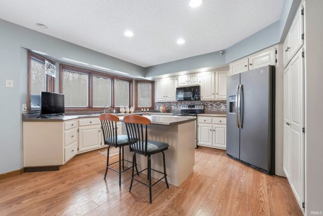 7114 Blue Creek Drive, Fort Wayne, IN 46804