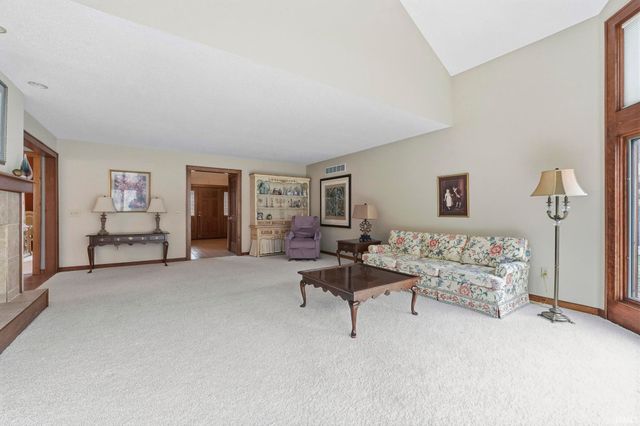 7114 Blue Creek Drive, Fort Wayne, IN 46804