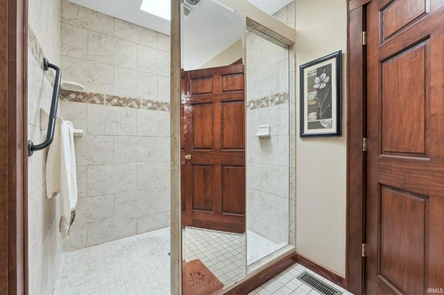 7114 Blue Creek Drive, Fort Wayne, IN 46804