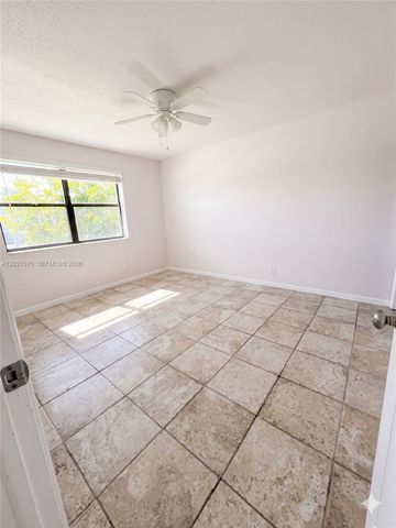 10046 Winding Lake Rd 204, Sunrise, FL 33351