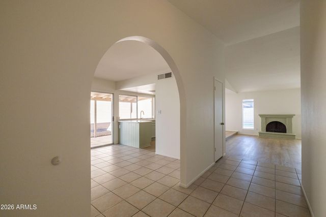 5215 W PURDUE Avenue, Glendale, AZ 85302