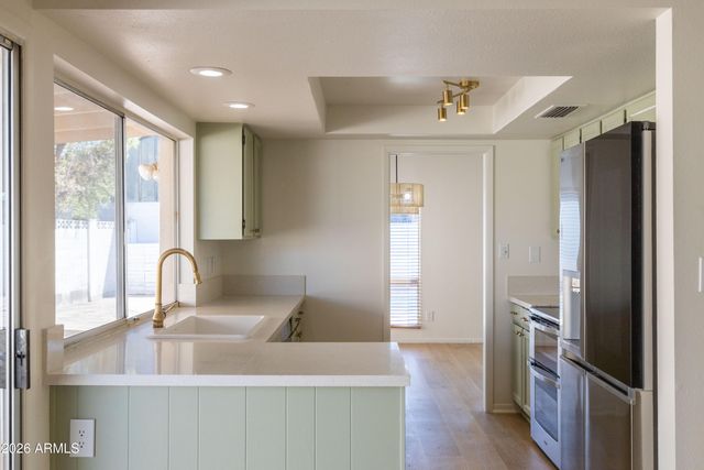 5215 W PURDUE Avenue, Glendale, AZ 85302