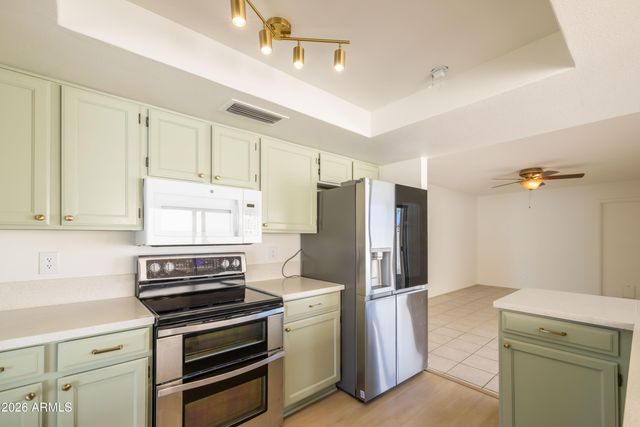 5215 W PURDUE Avenue, Glendale, AZ 85302