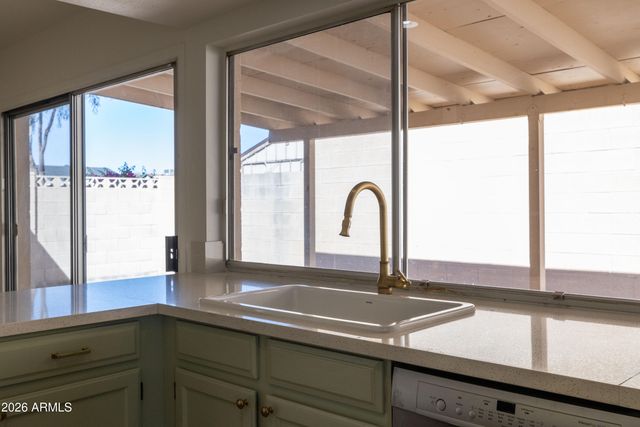 5215 W PURDUE Avenue, Glendale, AZ 85302