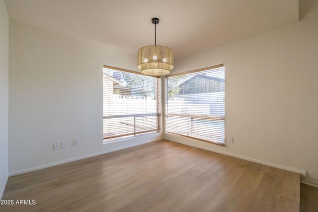 5215 W PURDUE Avenue, Glendale, AZ 85302