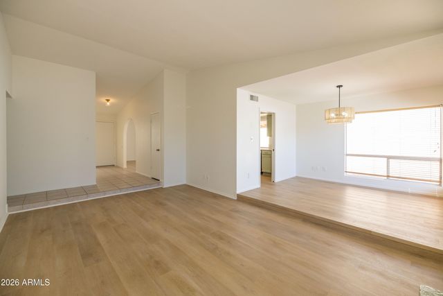 5215 W PURDUE Avenue, Glendale, AZ 85302