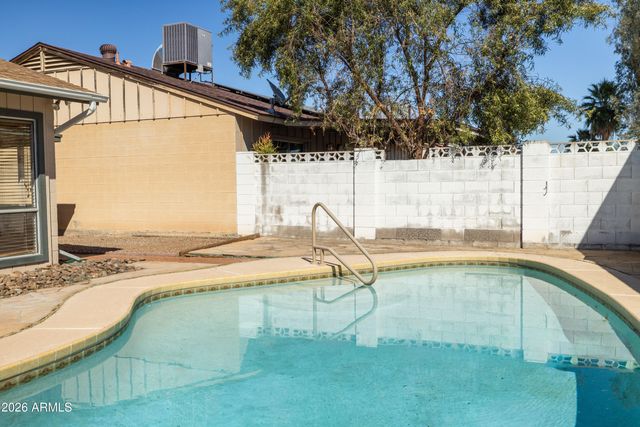 5215 W PURDUE Avenue, Glendale, AZ 85302