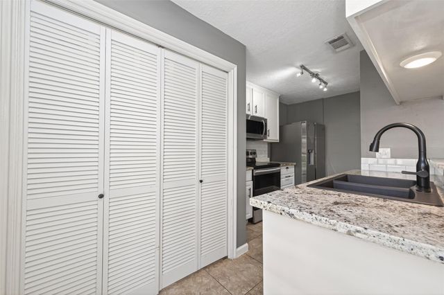 6700 Richardson Road 305, Houston, TX 77069