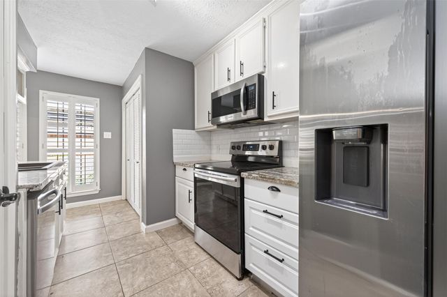 6700 Richardson Road 305, Houston, TX 77069