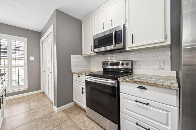 6700 Richardson Road 305, Houston, TX 77069
