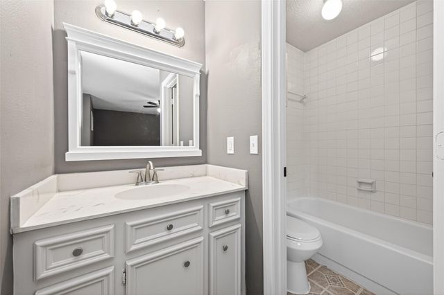 6700 Richardson Road 305, Houston, TX 77069