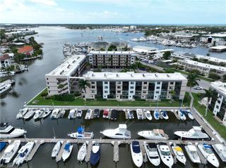 807 River Point DR # 304D, Naples, FL 34102