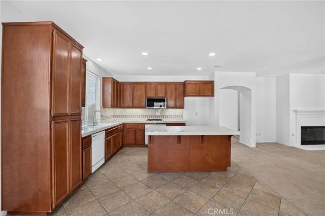 3019 W Newgrove, Lancaster, CA 93536