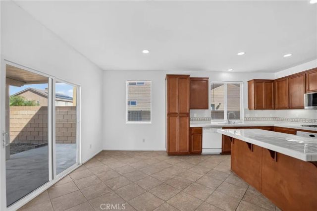 3019 W Newgrove, Lancaster, CA 93536