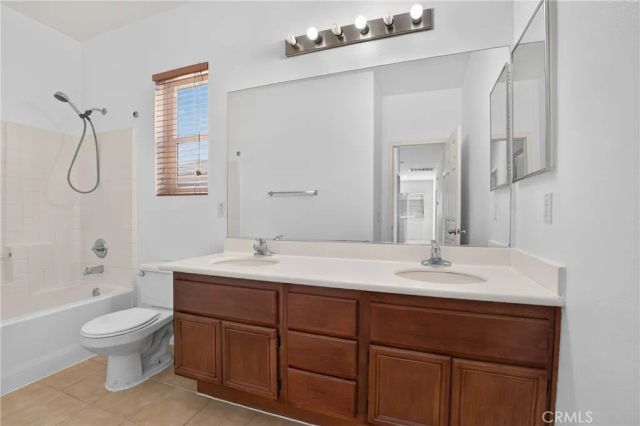 3019 W Newgrove, Lancaster, CA 93536