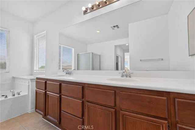 3019 W Newgrove, Lancaster, CA 93536