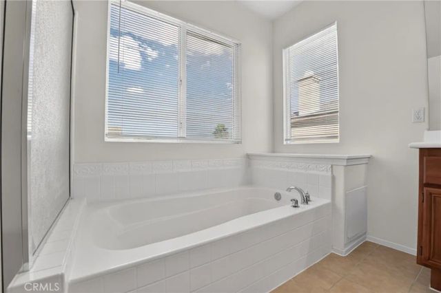 3019 W Newgrove, Lancaster, CA 93536