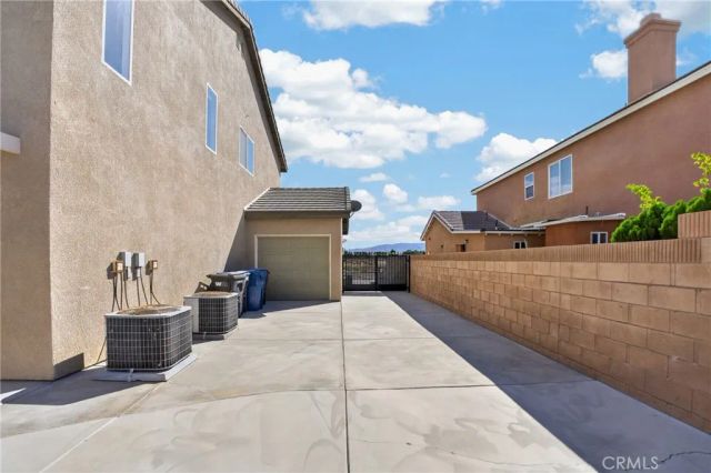 3019 W Newgrove, Lancaster, CA 93536