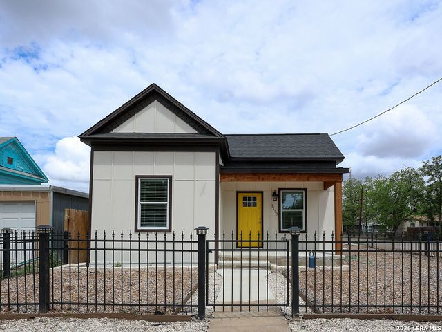 1113 Burleson, San Antonio, TX 78202